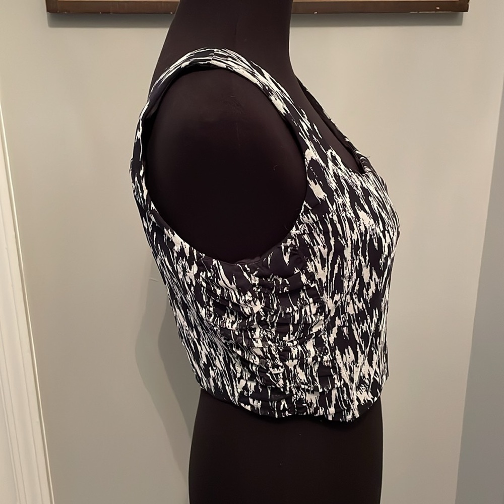 NWT HOUSE OF HARLOW 1960 BLACK & WHITE CROP TOP SIZE M - Picture 2 of 8